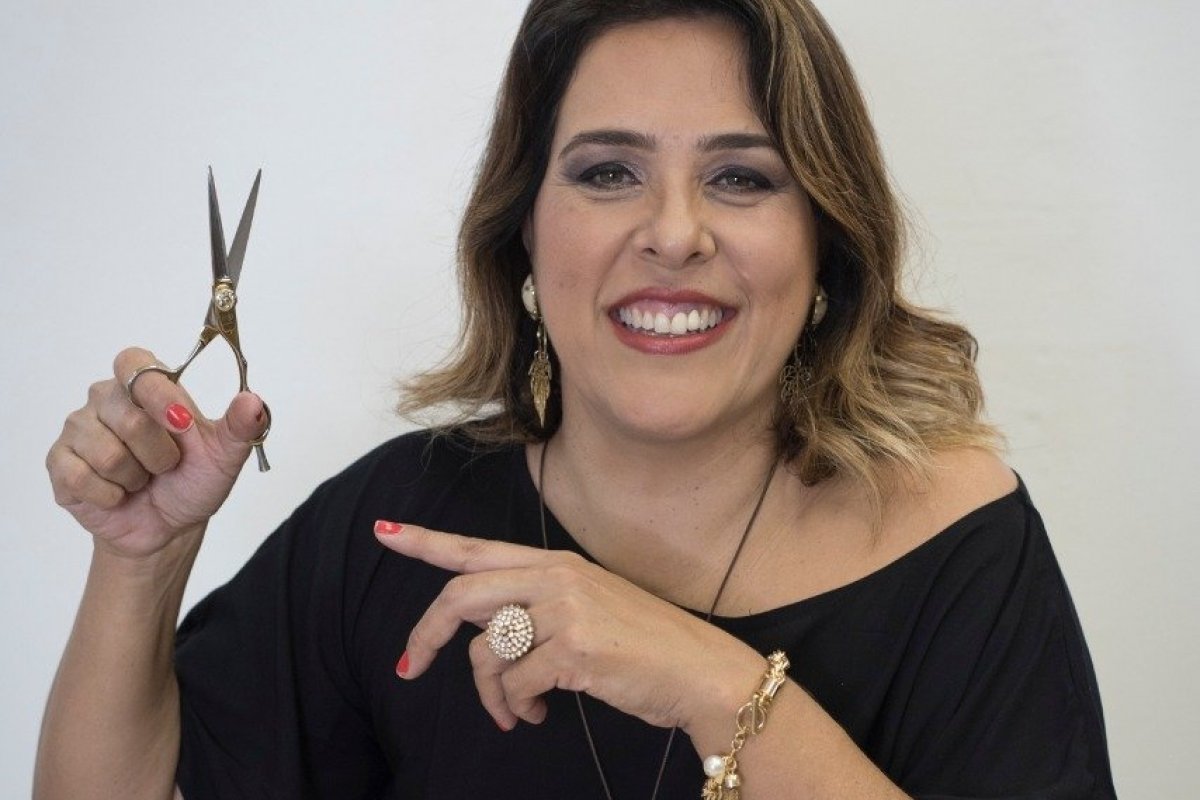Sandra Zapalá comenta a importância do Visagismo nos cabelos femininos