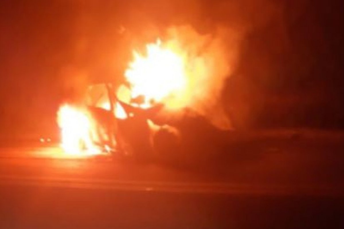 Colisão entre carreta, caminhonete e carro dexa 8 mortos em Minas Gerais 