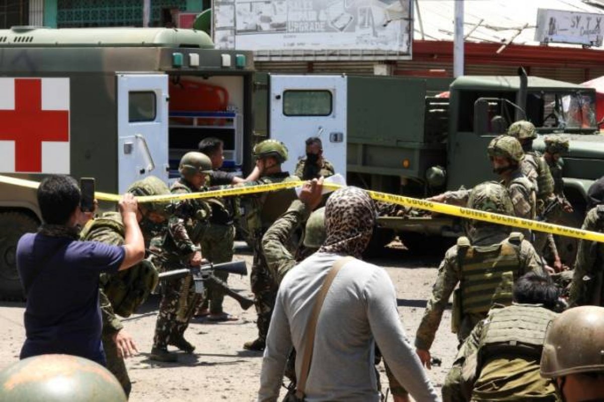 Dez pessoas morrem e dezenas ficam feridas em ataque com explosivos nas Filipinas