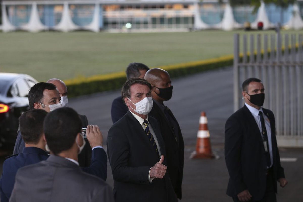 Covid-19: Bolsonaro defende protocolo de tratamento precoce