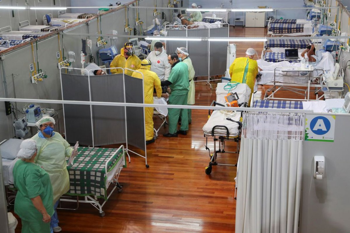 Covid-19: 257 mil profissionais de saúde foram infectados no Brasil 