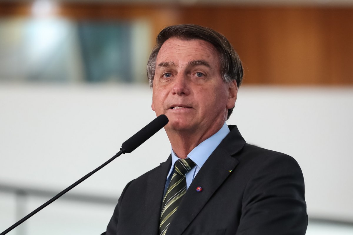 Vídeo: Bolsonaro desmente matéria da Globo sobre falta de solidariedade do Governo às vítimas da Covid-19