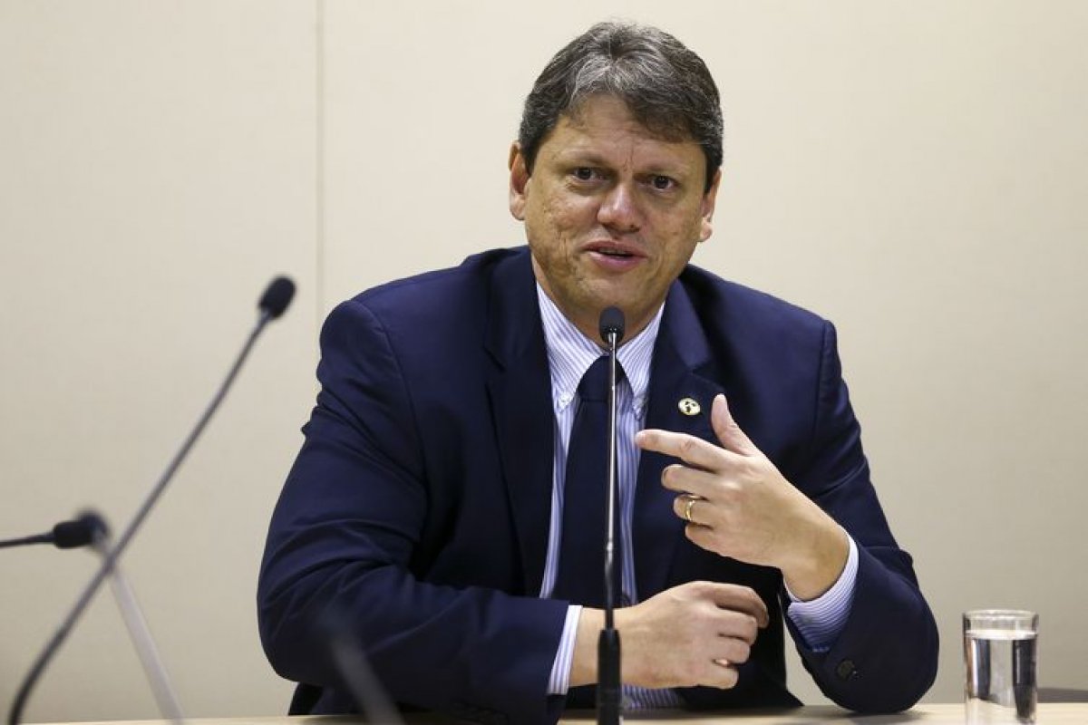 Ministro solicita suspensão das novas regras para frete mínimo