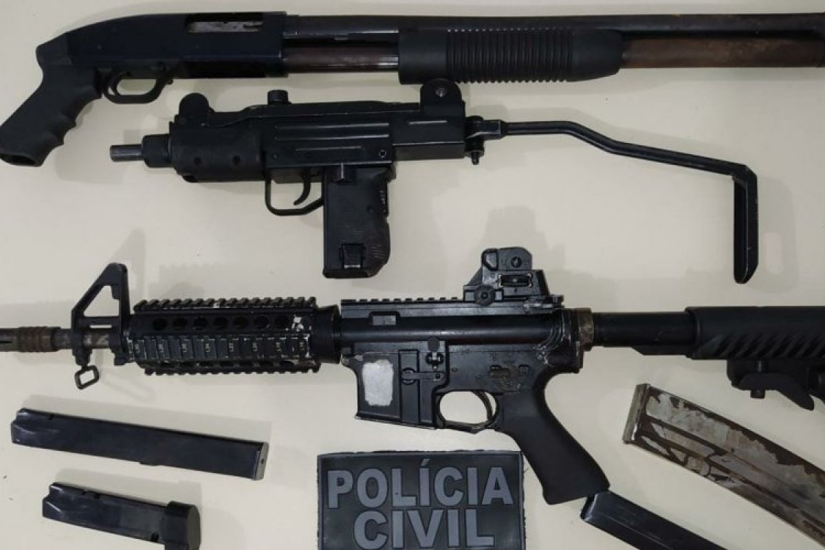 Morador de condomínio de luxo é preso com armas, drogas e carro roubado