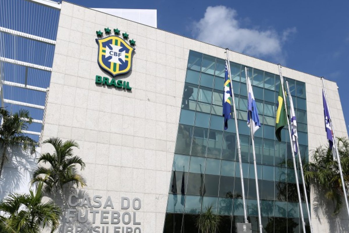 Setor de saúde da CBF afirma que protocolo para Covid-19 no futebol pode ter mudanças 