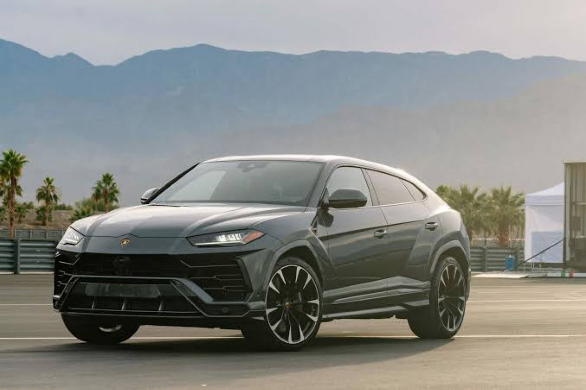 Conheça os carros de luxo que tem fila de espera no Brasil 