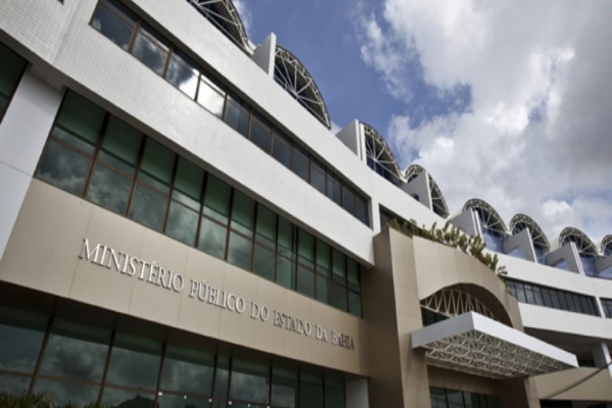 MP-BA entra com ação contra faculdade para redução de 30% no valor das mensalidades