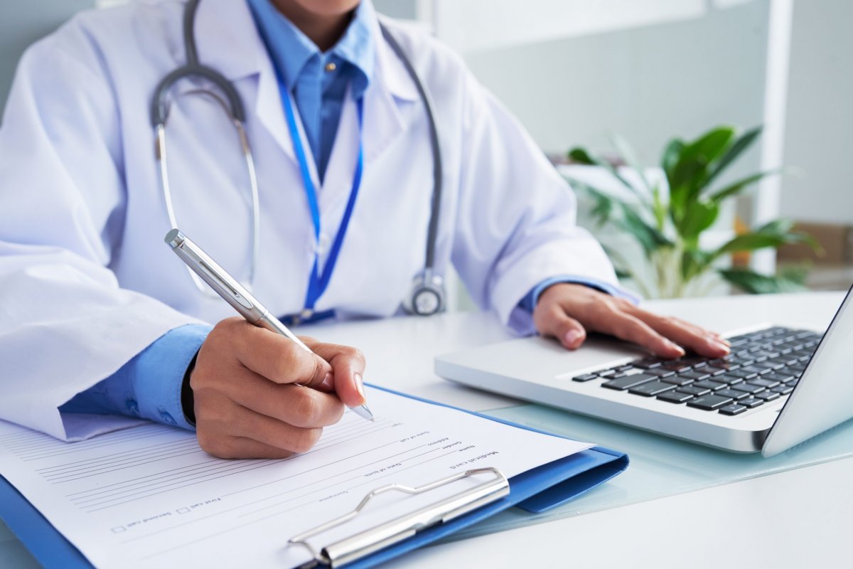 Médico é denunciado por estupro contra criança de 10 anos na Bahia