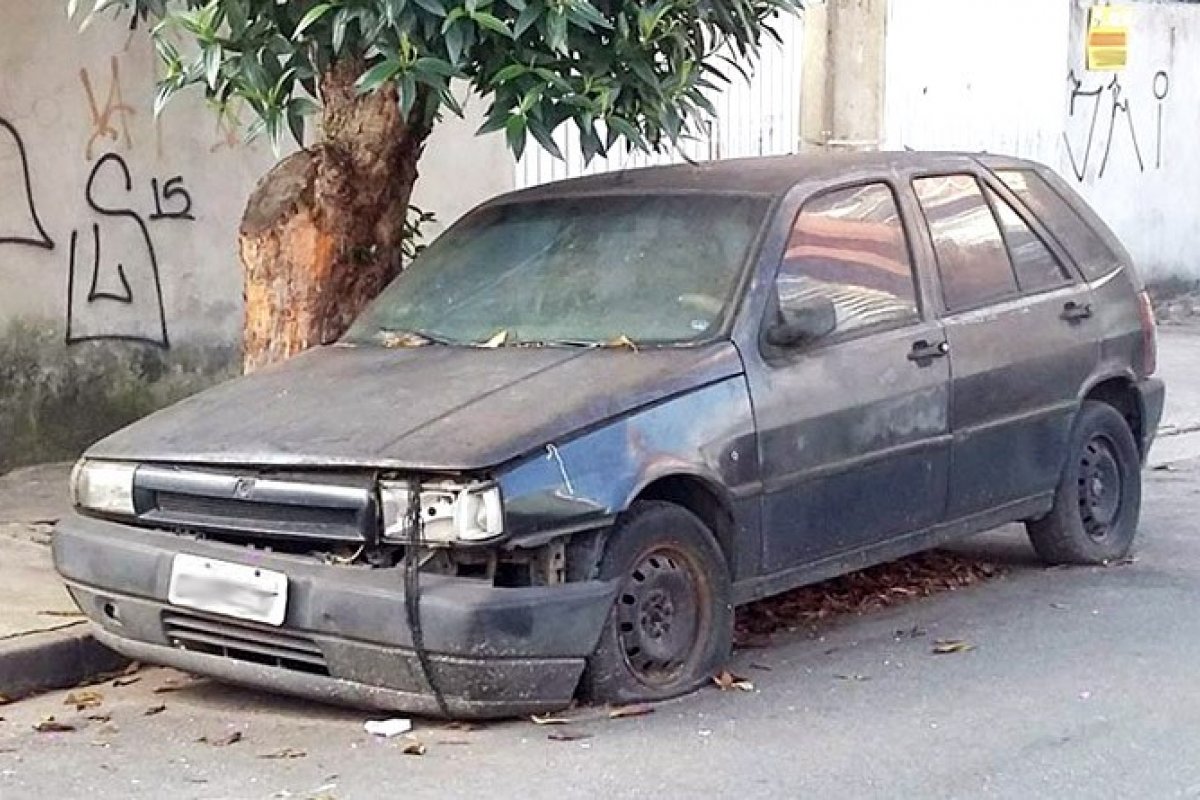 PL prevê multa para dono de veículo abandonado em via pública