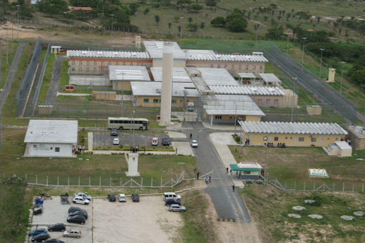 Familiares de detentos protestam por retomada das visitas no presídio de Serrinha