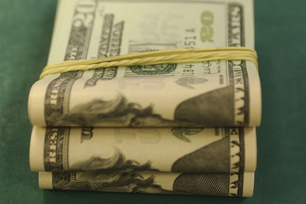 Dólar encerra em queda acima de 1% vendida a R$ 5,29