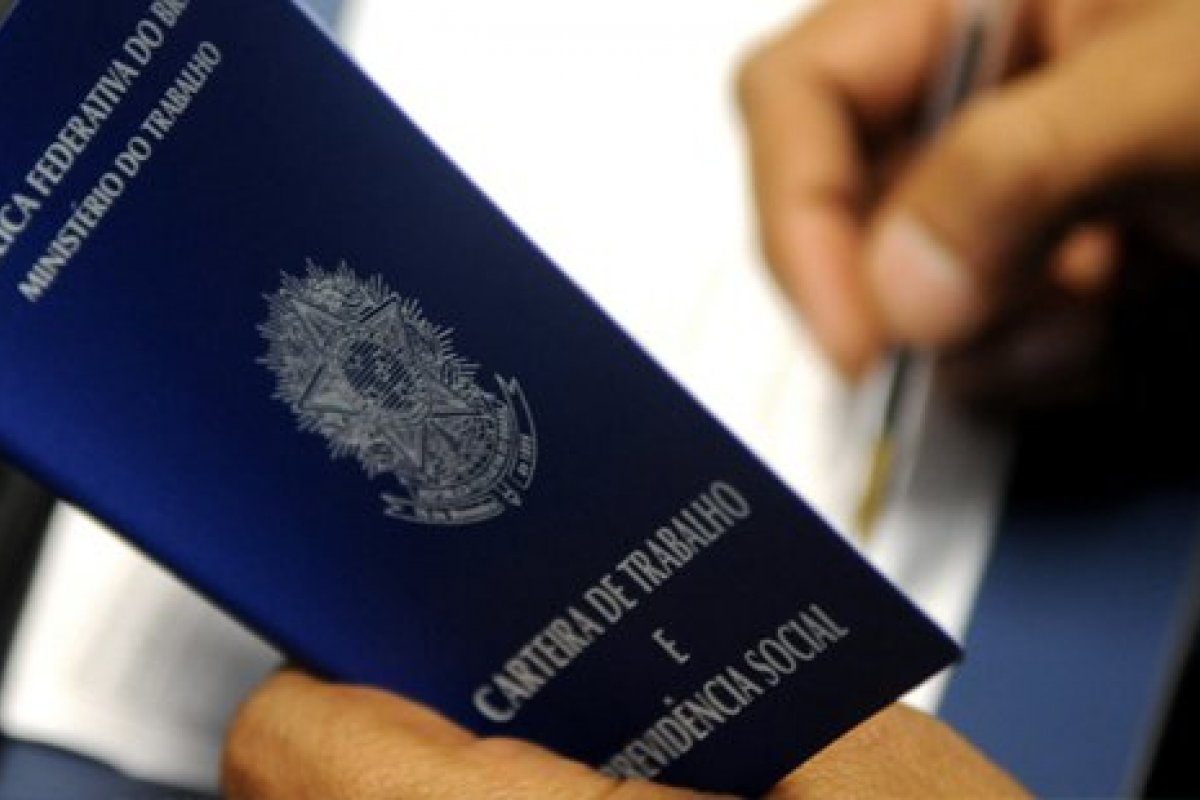 Cerca de 1,6 mi voltaram a procurar emprego em agosto, afirma IBGE