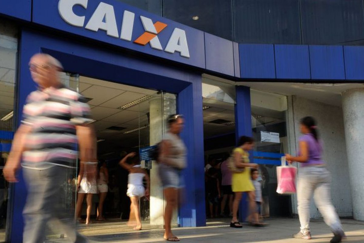 Caixa abre mais de 700 agências neste sábado (5) para saque do FGTS e auxílio