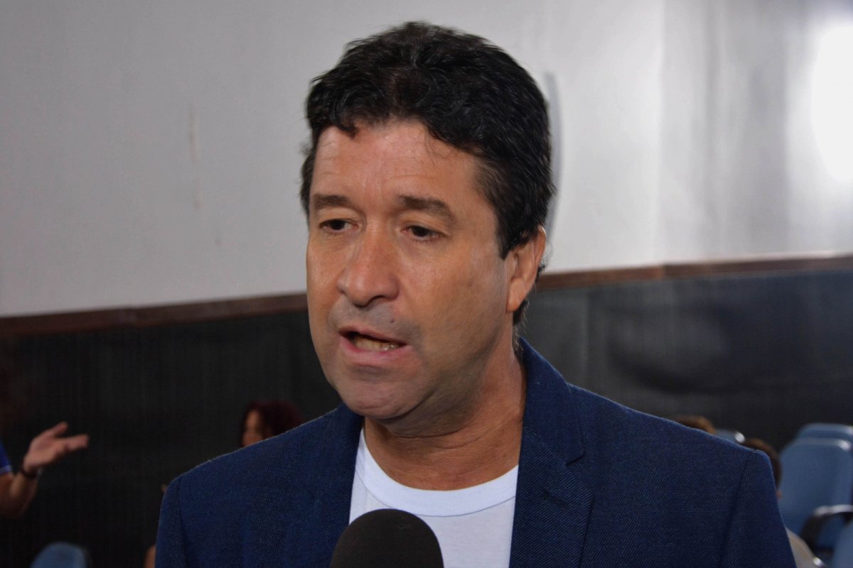 Vereador denuncia descaso com Centro de Defesa da População LGBTQIA+