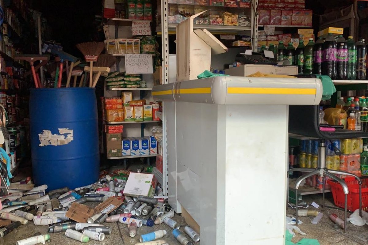 Mercadinho pega fogo em Cosme de Farias