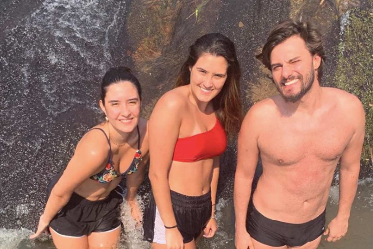 Hugo Bonemer curte cachoeira com as primas, filhas de Bonner e Fátima Bernardes