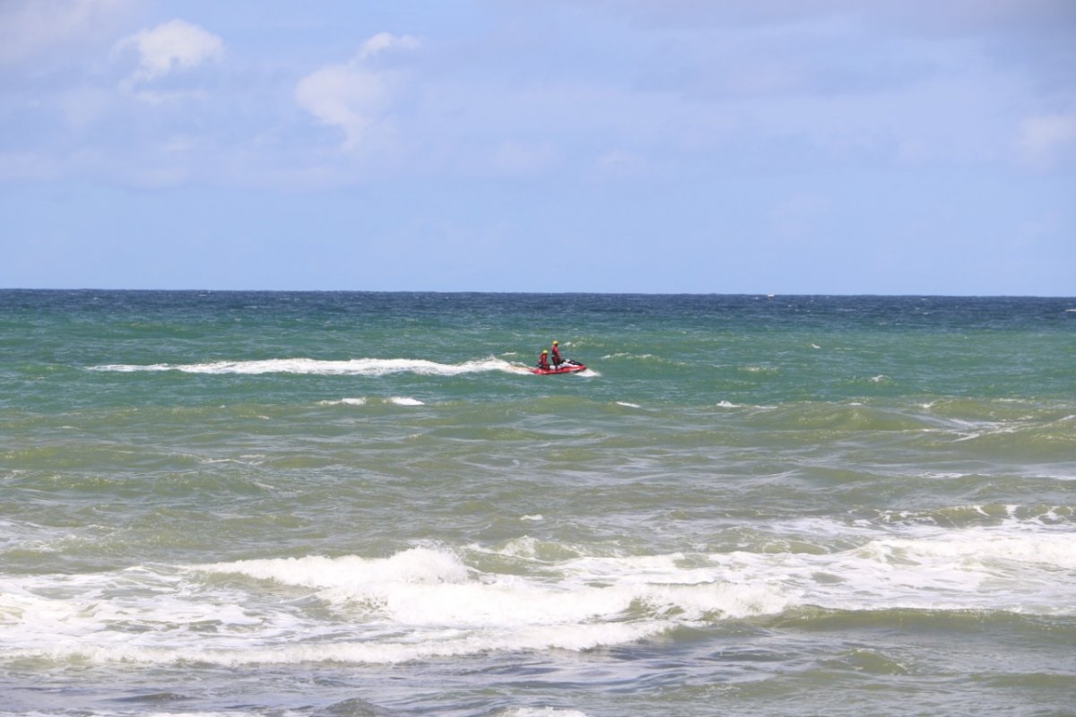 Corpo de jovem desaparecido na praia de Stella Maris, em Salvador, é encontrado