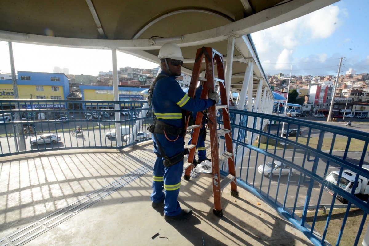 Passarela em Pernambués já sofreu dez atos de vandalismo nos primeiros sete meses do ano