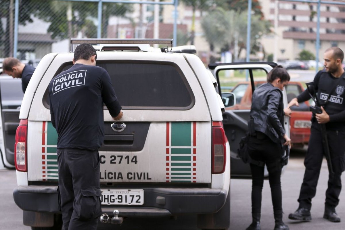 Alvos de operação da Polícia Civil do DF transferiram R$ 123 mi para o exterior