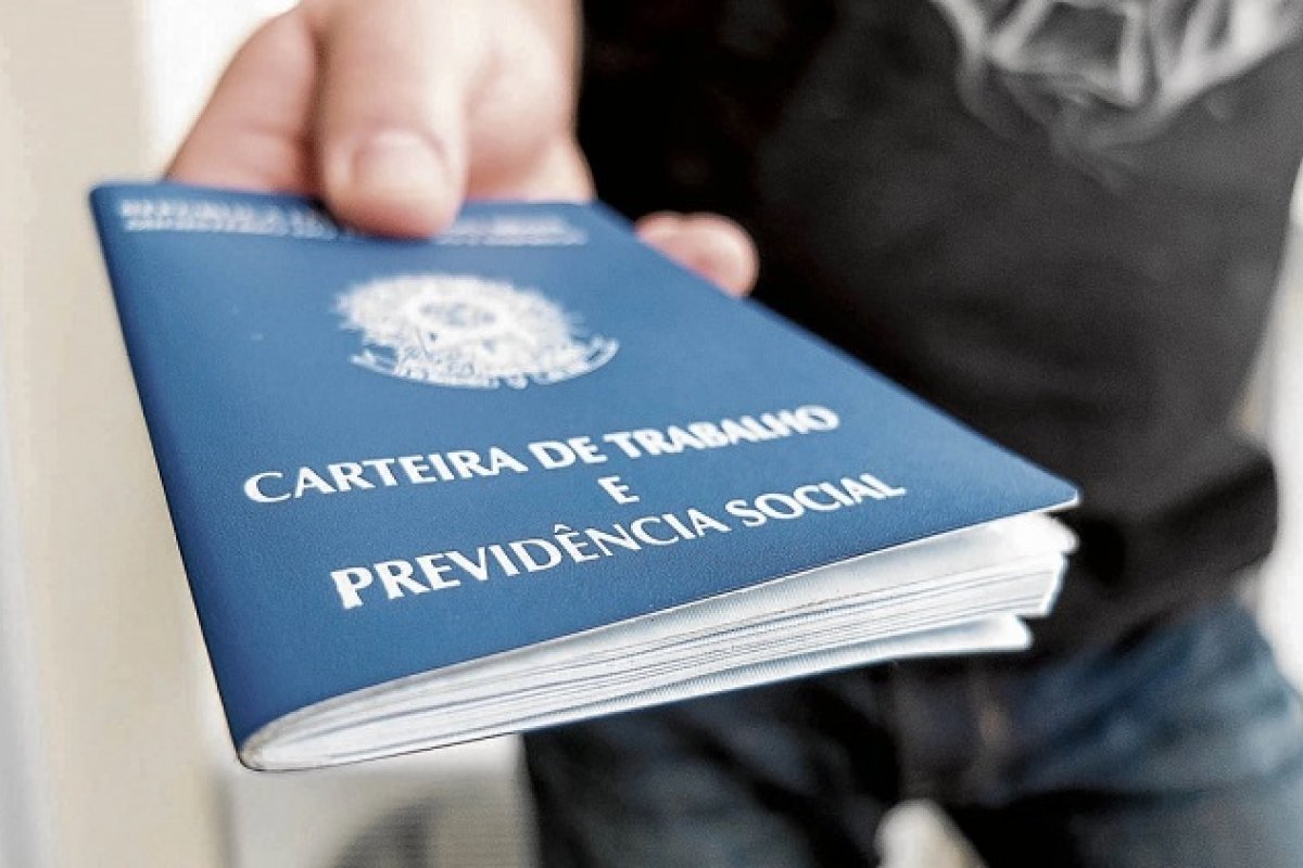 Desemprego no Brasil cai para 13,2% na terceira semana de agosto, aponta IBGE