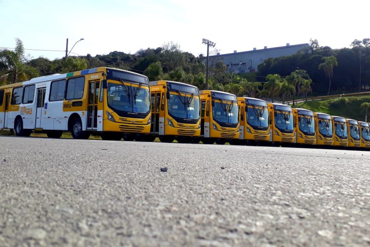 Isenção do ISS e uso dos novos ônibus foram discutidos nesta quarta-feira