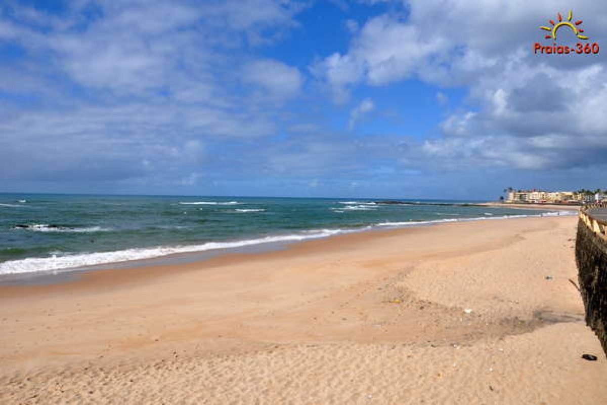 Mulher é achada morta em praia de Salvador nesta segunda-feira (14)
