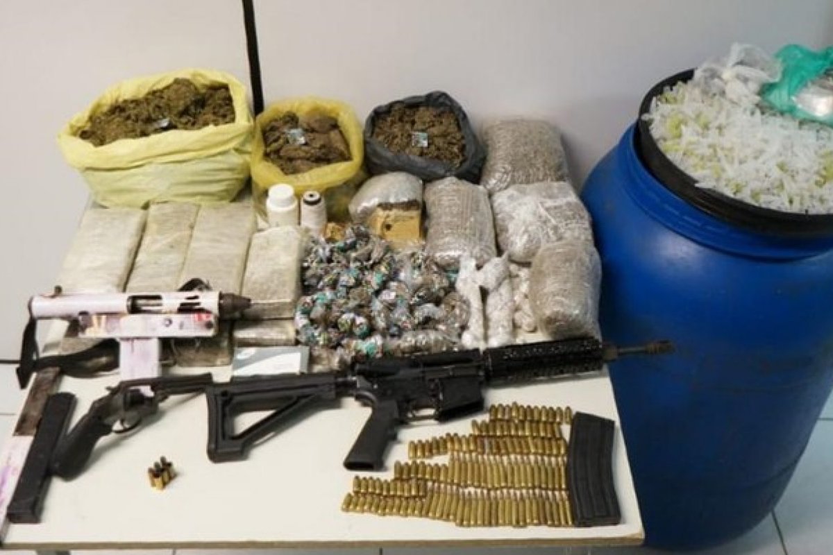 Operação contra tráfico de drogas em Feira de Santana, na Bahia, deixa um morto e dois presos 