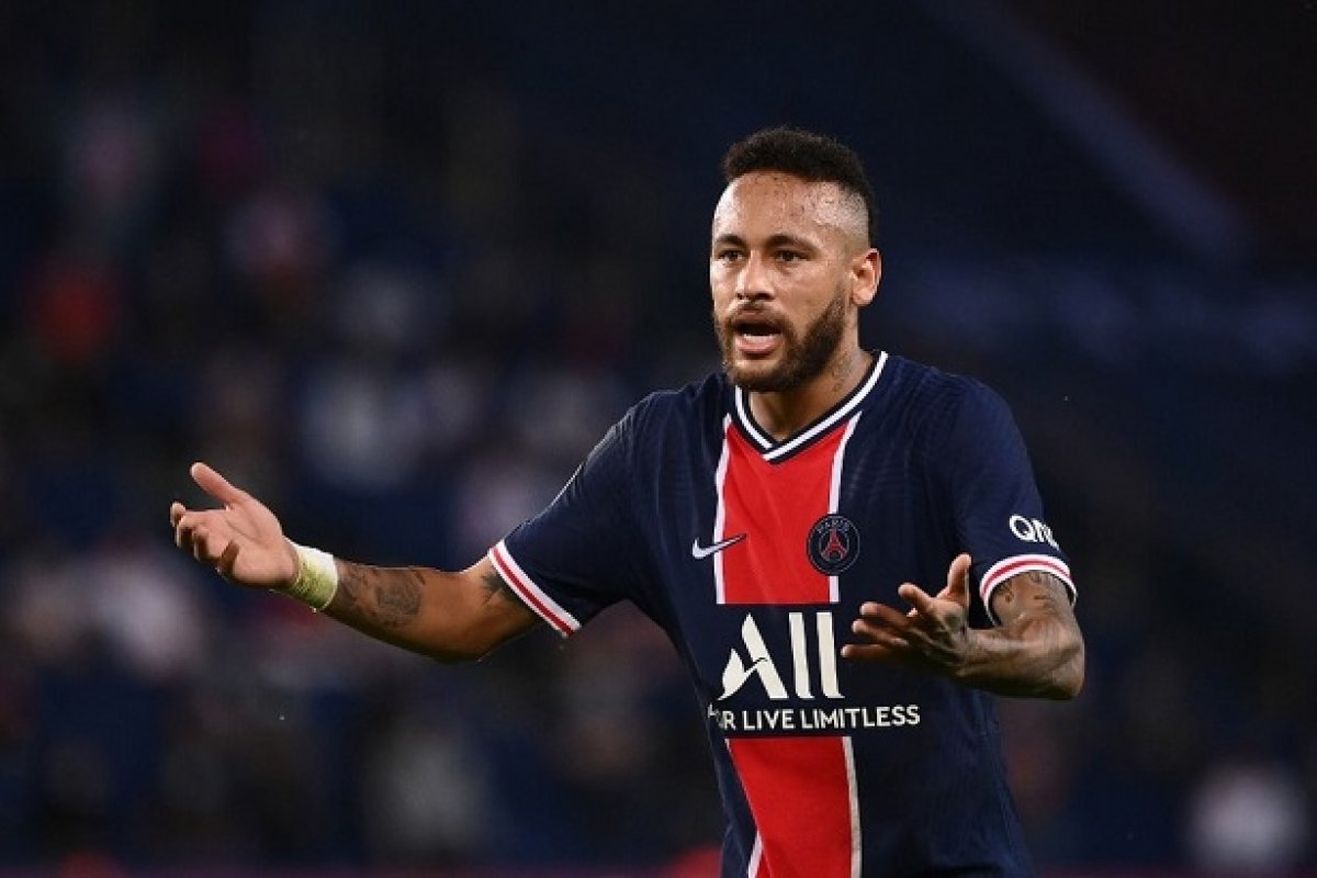 Neymar pode ser suspenso por agressão; PSG emite nota de apoio ao craque