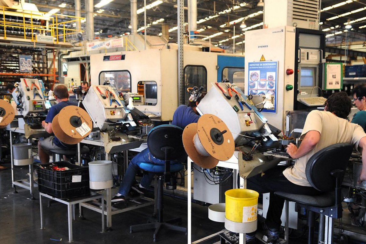 Confiança do empresário industrial cresce pelo quinto mês consecutivo