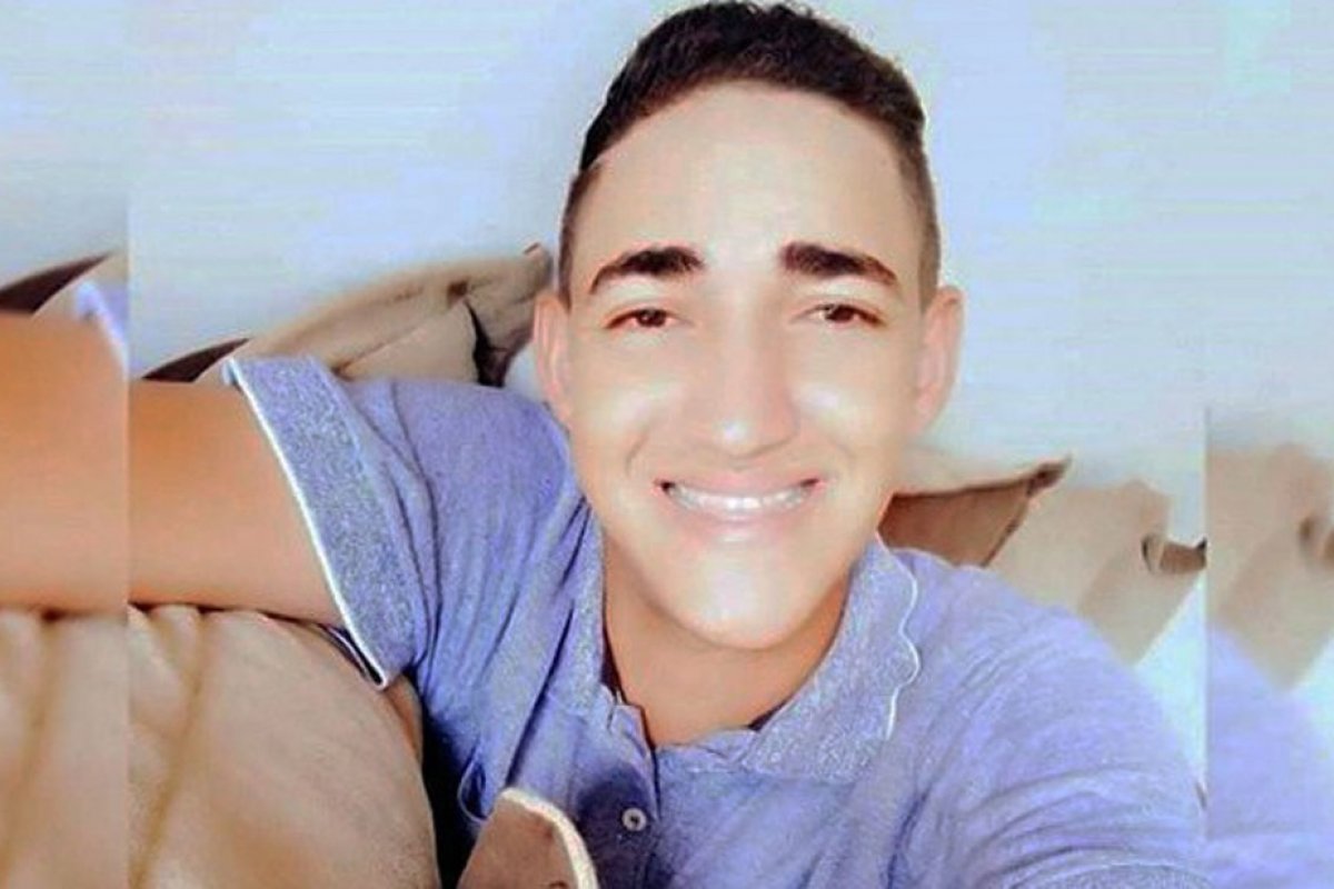 Família aguarda da Justiça a liberação do corpo de jovem morto em caso de homofobia
