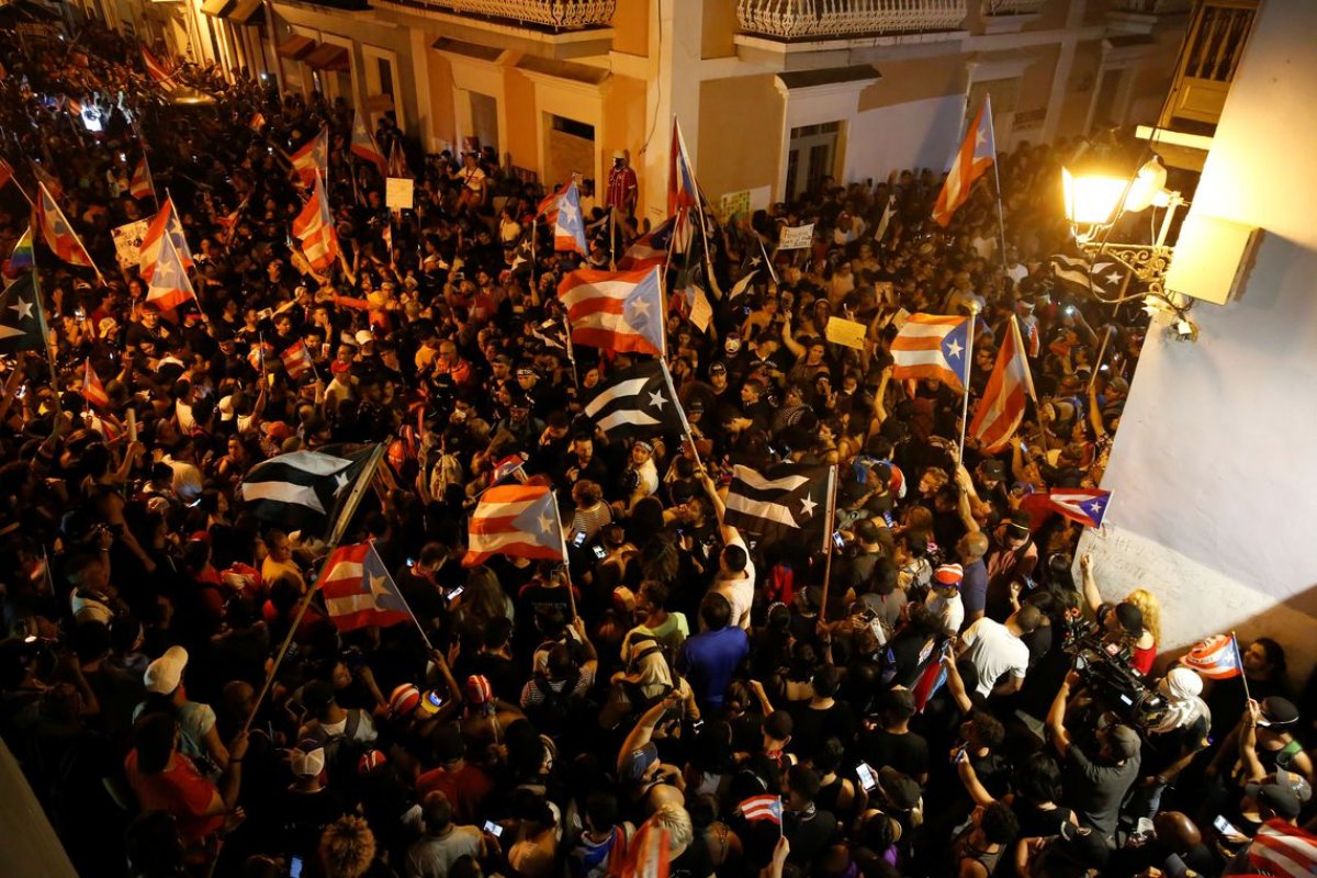 Governador de Porto Rico renuncia após onda de protestos