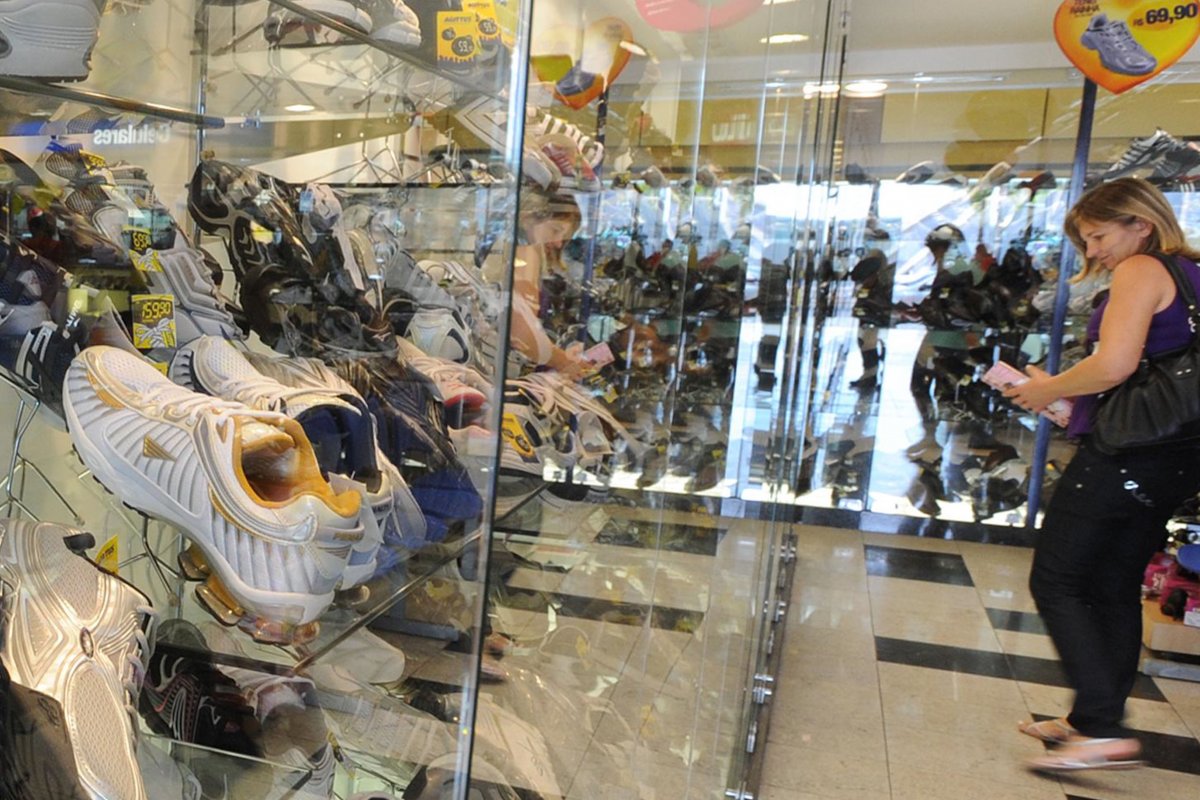 Sindlojas rejeita acordo entre Sindicato dos Comerciários e lojas 