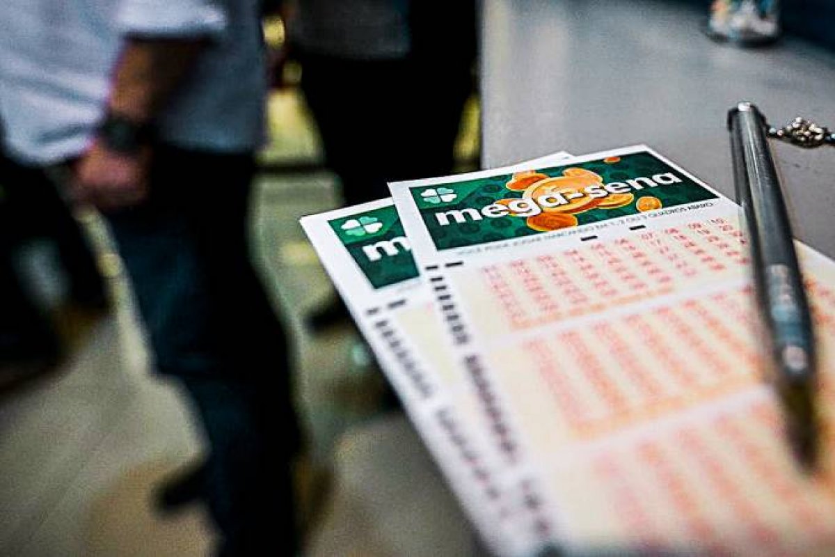 Ninguém acerta as seis dezenas da Mega-Sena e prêmio acumula em R$ 32 milhões