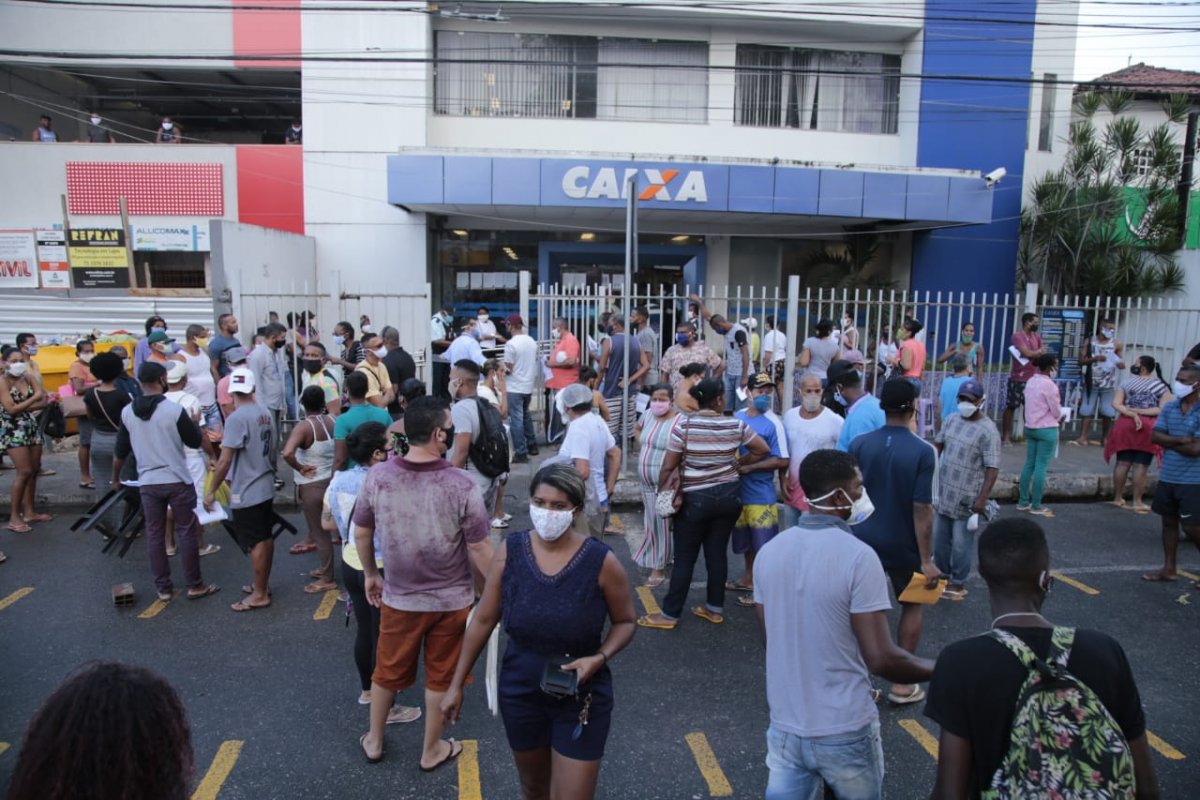 Decreto detalha regras para auxílio emergencial de R$ 300 