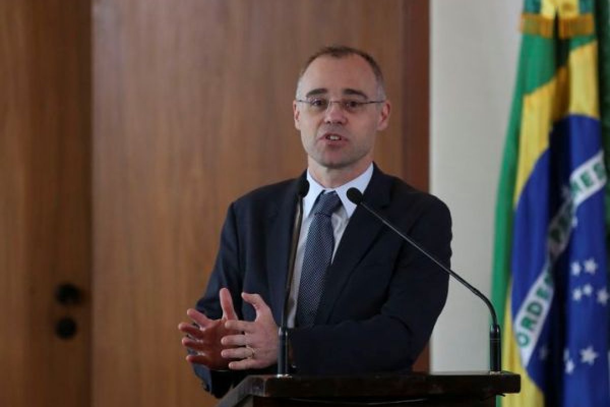 Ministro da Justiça André Mendonça recebe alta após uma semana internado