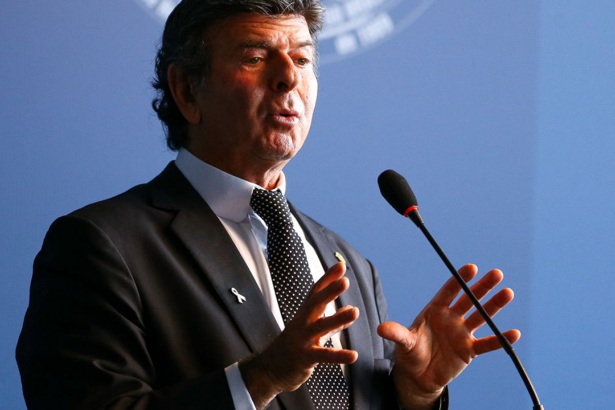 Em discurso, Fux diz que Brasil passa por "momento muito tormentoso"