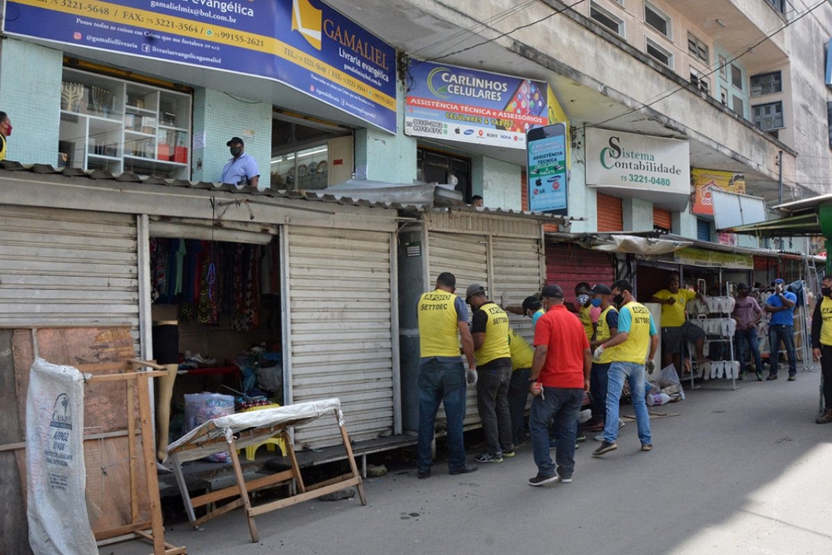 Justiça decide que prefeitura deve tirar barracas do centro de Feira