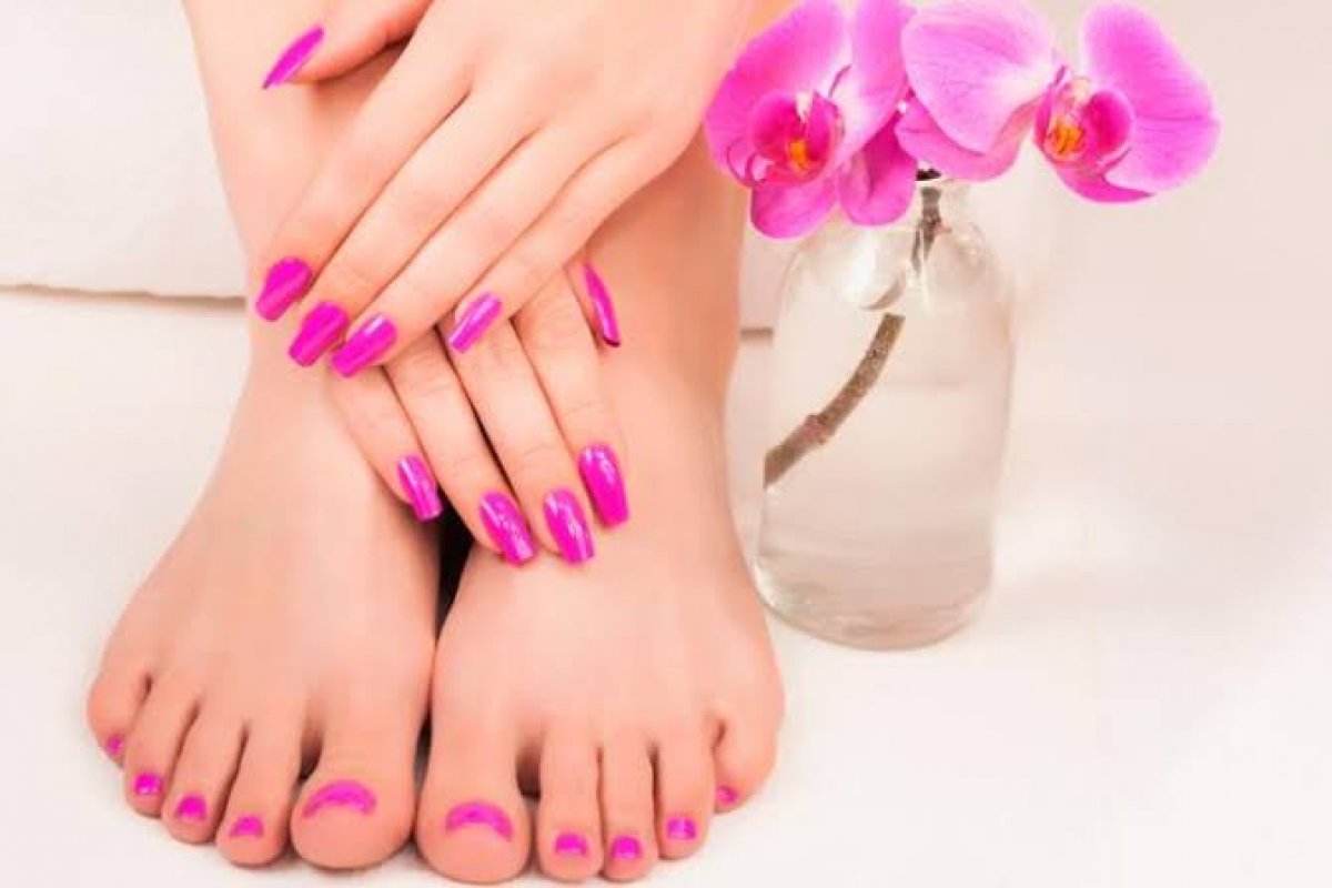 Confira dicas para produzir unhas de salão em casa 