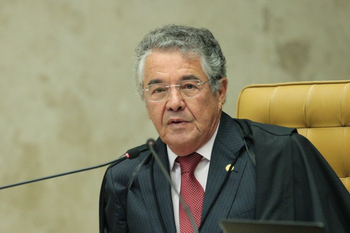 Ministro Marco Aurélio vota para que Bolsonaro deponha por escrito