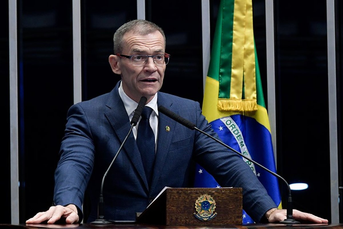Senador quer acionar STF por afirmação considerada homofóbica de ministro da Educação