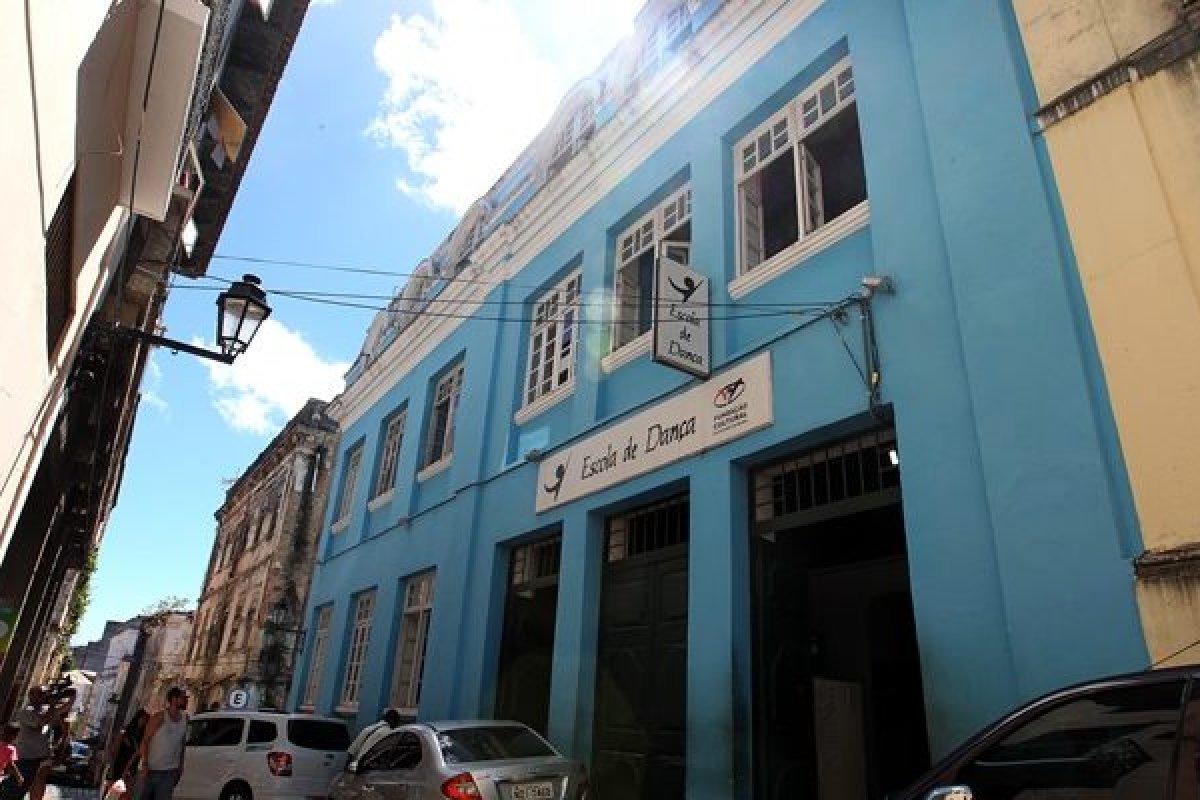 Escola de dança oferece aulas gratuitas com diferentes modalidades em Salvador