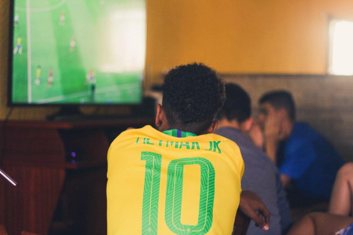 Cade instaura inquérito sobre direitos de transmissão do futebol