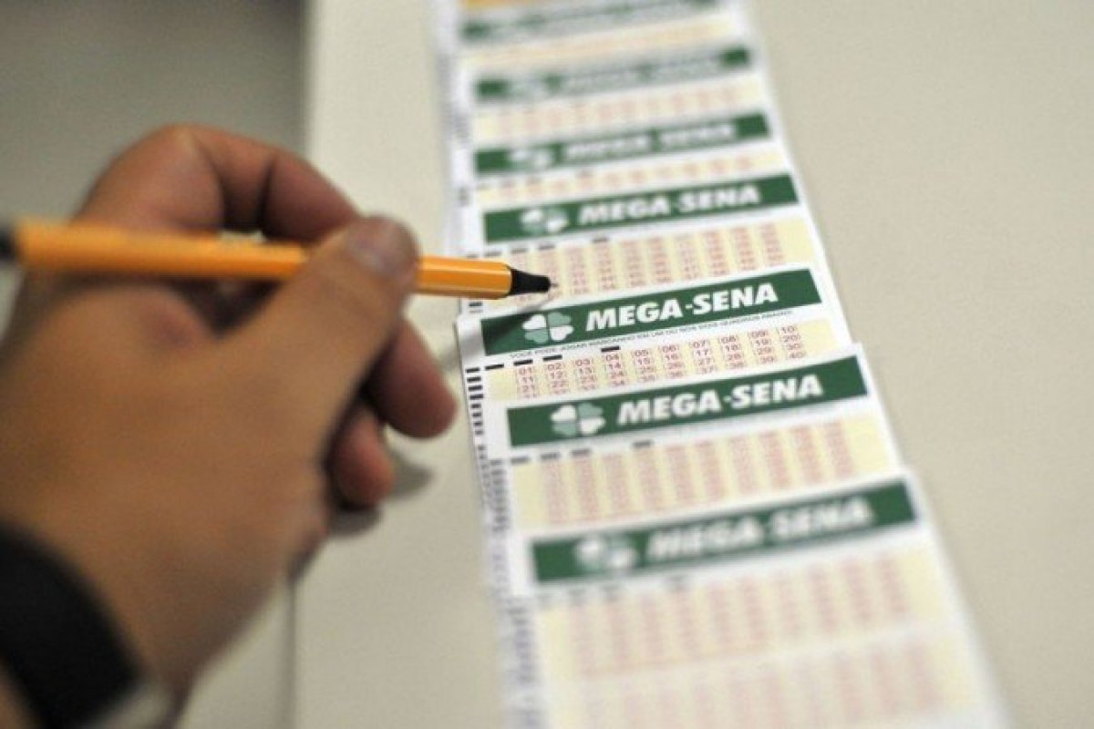 Mega-Sena paga prêmio de R$ 50 milhões neste sábado (26)