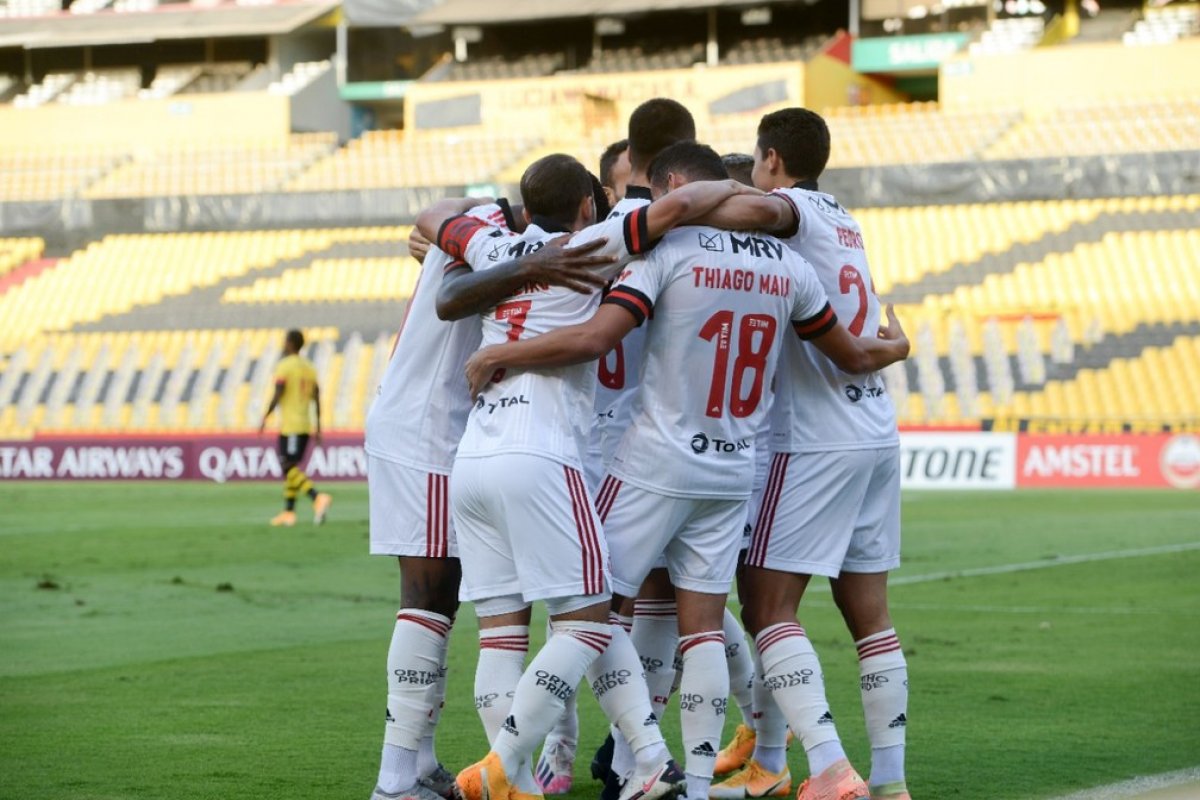Lista de infectados por Covid-19 no elenco do Flamengo aumenta