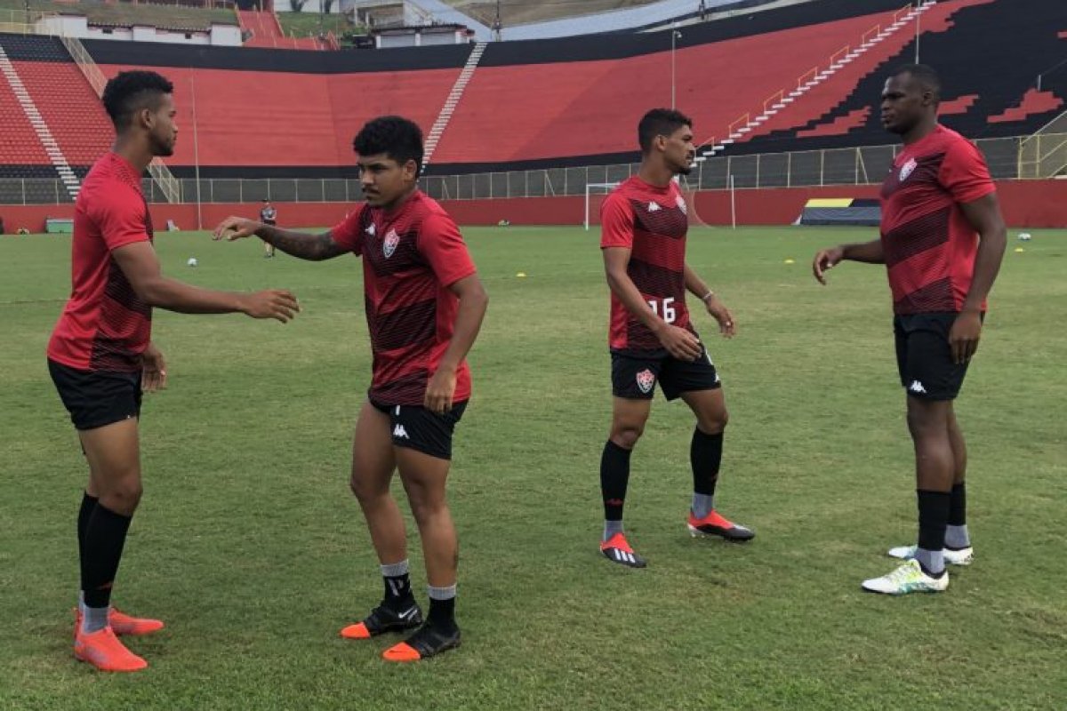 Vitória encara Ponte Preta na luta para tentar fugir do Z-4