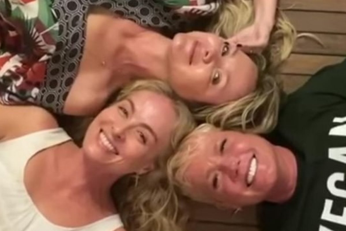 Angélica, Xuxa e Eliana se reencontram e posam juntas: “Todo mundo tá feliz"