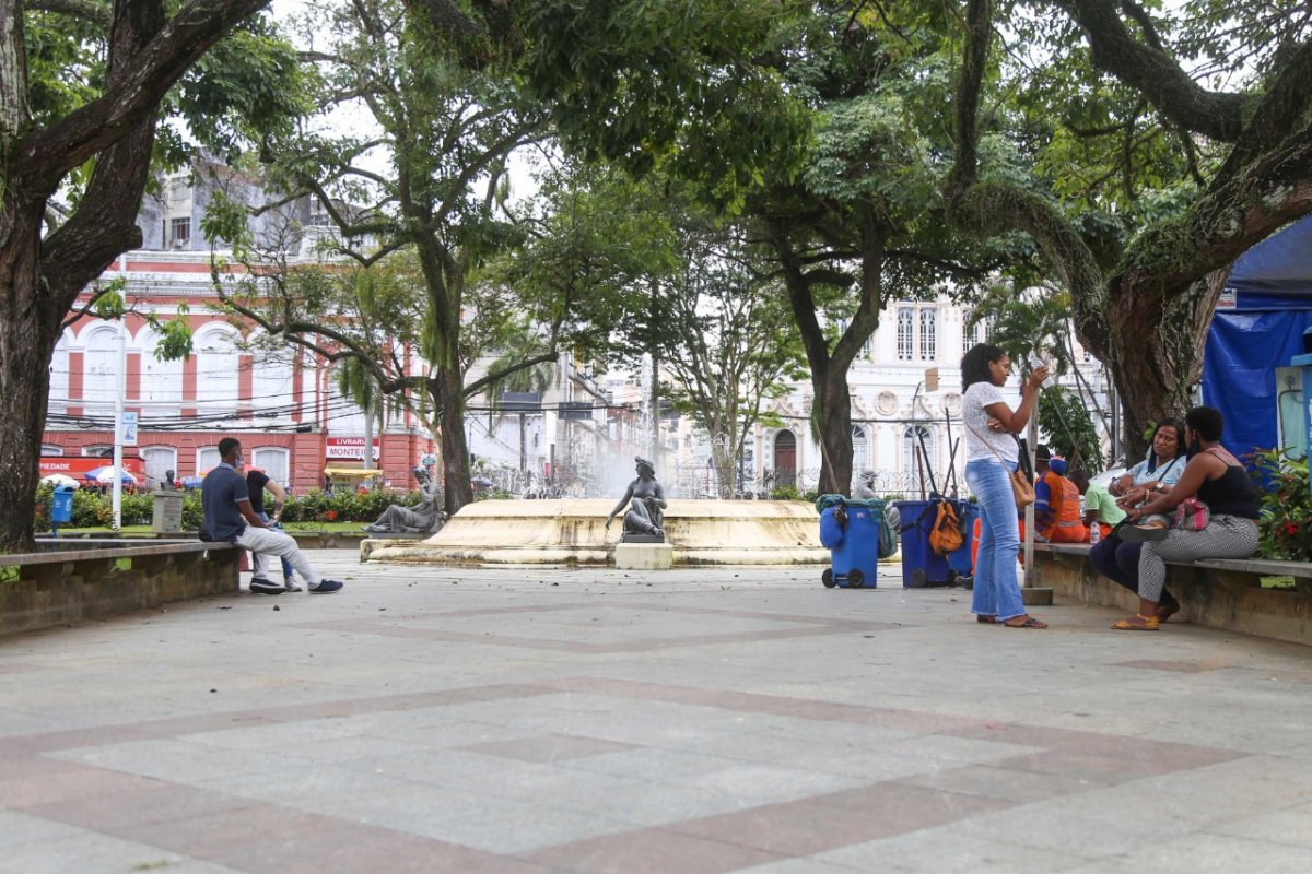 Praças públicas de Salvador são reabertas nesta segunda (28)