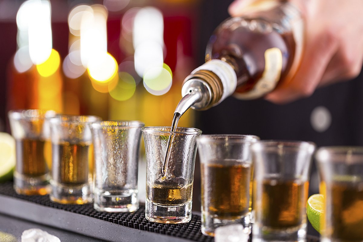 Consumo de álcool tem aumento de até 19% durante a pandemia, aponta levantamento
