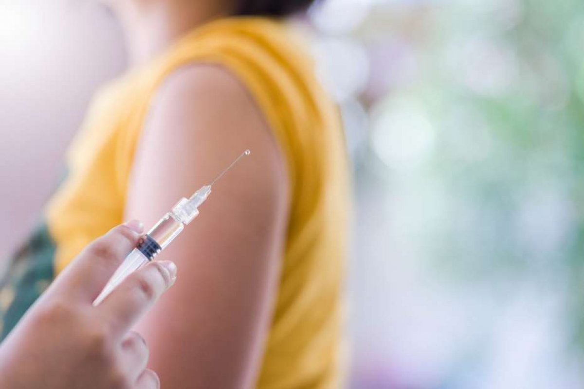Estudo aponta redução de sintomas da Covid-19 com uso da vacina tríplice viral