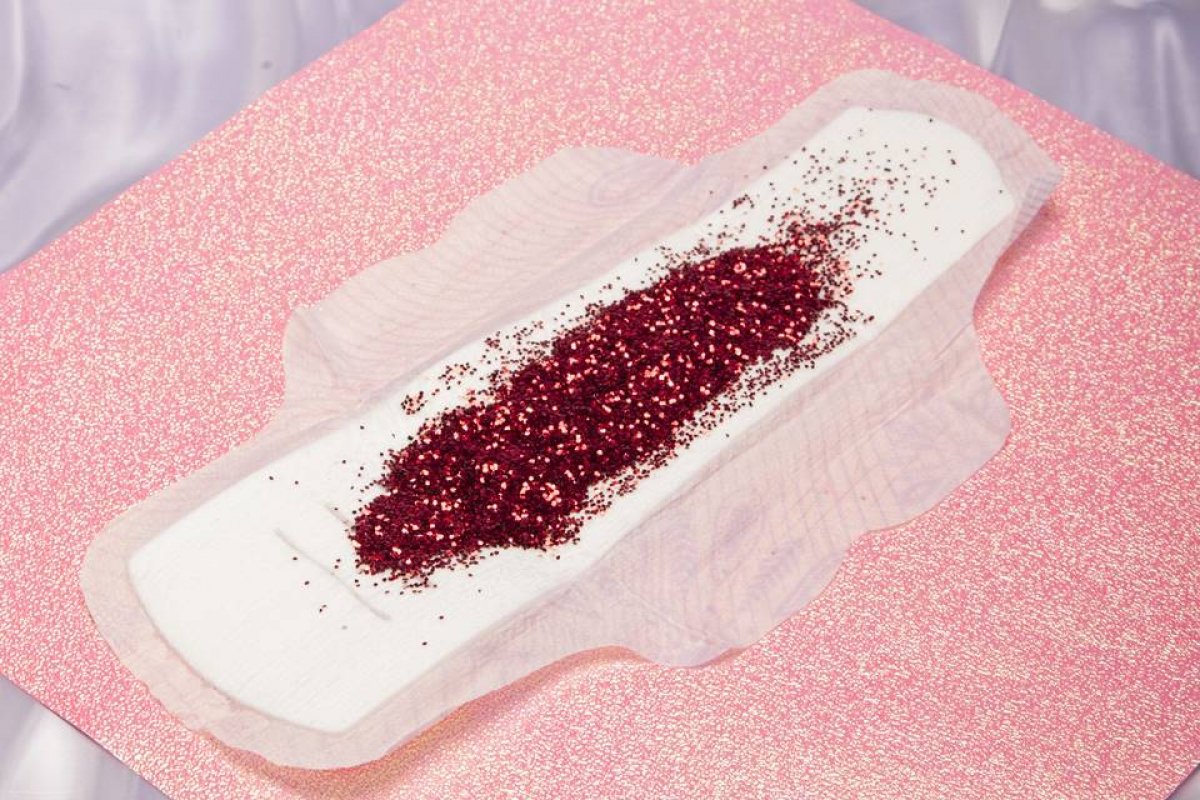 Para acabar com o tabu, Pantone lança tonalidade inspirada em sangue menstrual 